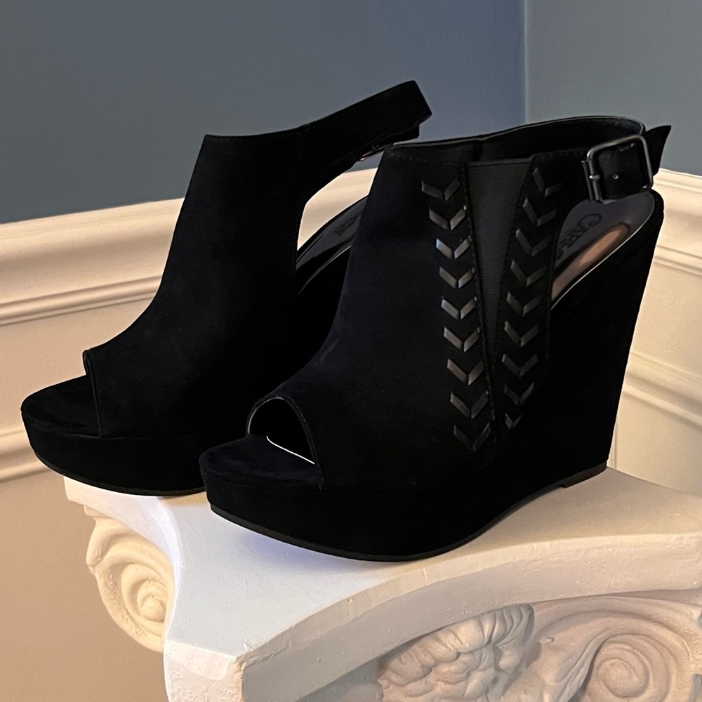 Carlos black platform wedges sz 8.5
